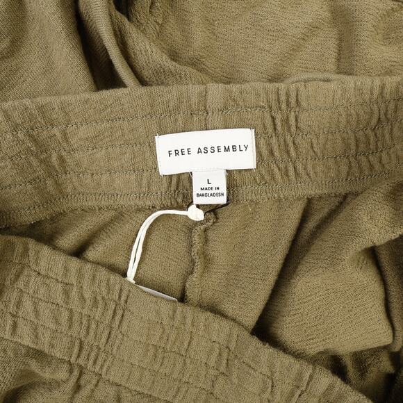 NWT Free Assembly Womens L Track Short Green Pull-On - Picture 6 of 6